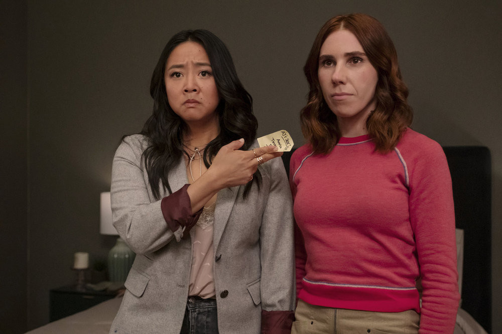 Stephanie Hsu and Zosia Mamet in Laid